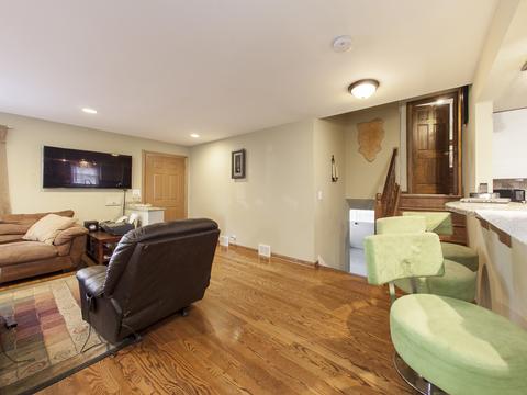 1109 Irwin Ave, Des Plaines, IL 60018 photo 10