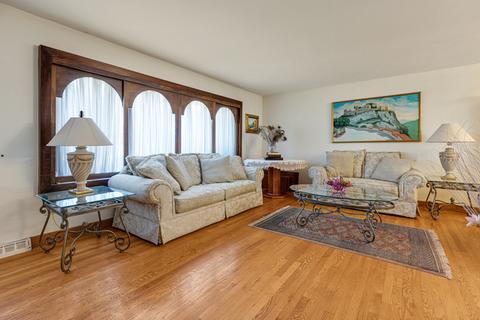 253 Denver Dr, Des Plaines, IL 60018 photo 4