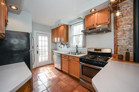 1044 Garner Ave, Wheaton, IL 60187 photo 12