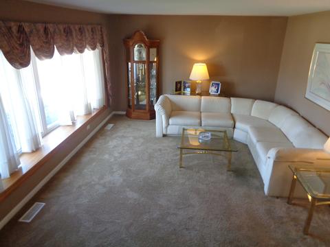 505 Bell Dr, Des Plaines, IL 60016 photo 3