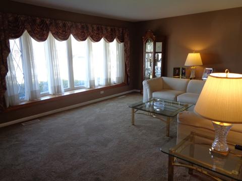 505 Bell Dr, Des Plaines, IL 60016 photo 4