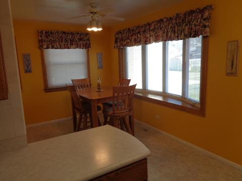 505 Bell Dr, Des Plaines, IL 60016 photo 10