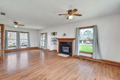 115 Cass St, Spring Grove, IL 60081 photo 9