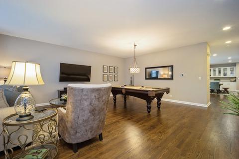 2460 Violet St, Glenview, IL 60026 photo 2