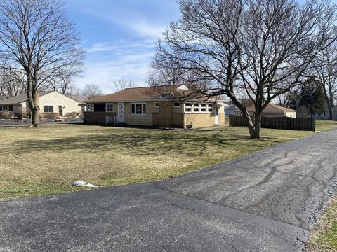 707 67th Pl, Willowbrook, IL 60527 photo 1