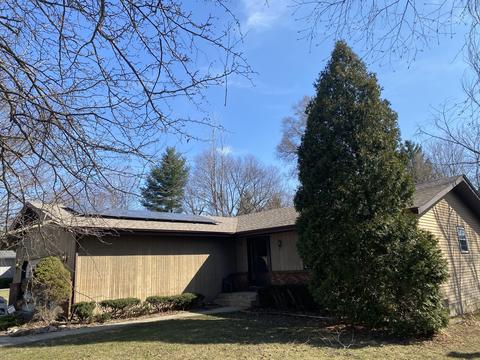 731 S Vista Dr, Algonquin, IL 60102 photo 2