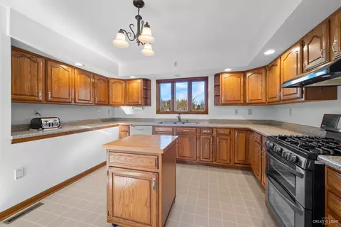 49 Stainfield Dr, Plano, IL 60545 photo 7
