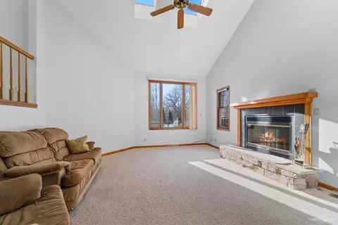 49 Stainfield Dr, Plano, IL 60545 photo 5