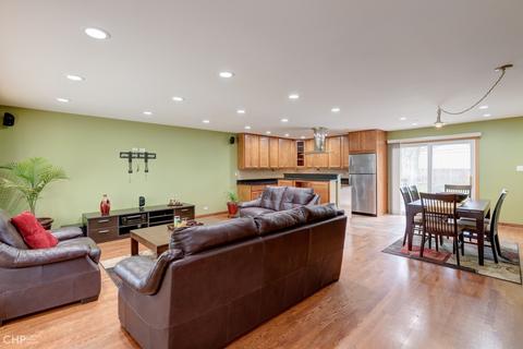 1742 E Corktree Ln, Mount Prospect, IL 60056 photo 6