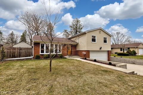 1742 E Corktree Ln, Mount Prospect, IL 60056 photo 1