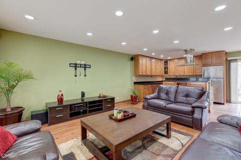 1742 E Corktree Ln, Mount Prospect, IL 60056 photo 4