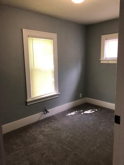 821 Bangs St, Aurora, IL 60505 photo 4