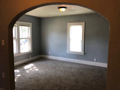 821 Bangs St, Aurora, IL 60505 photo 2