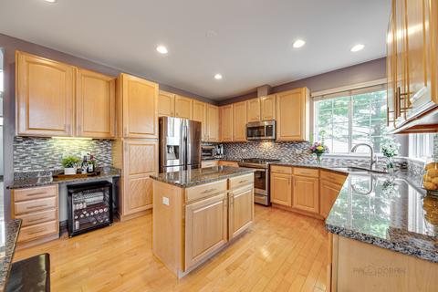 17 Montclair Ct, Cary, IL 60013 photo 8