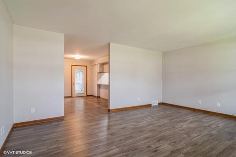 1002 E Arnold St, Sandwich, IL 60548 photo 4