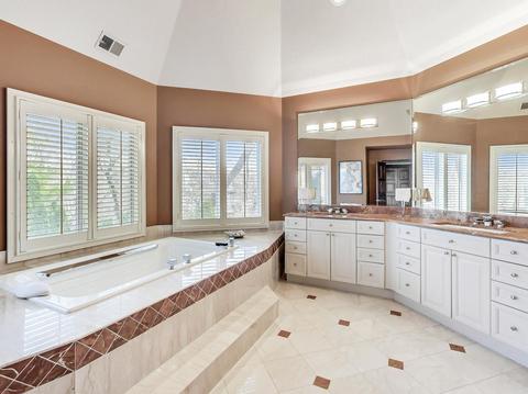 9681 Elm Ter, Des Plaines, IL 60016 photo 30