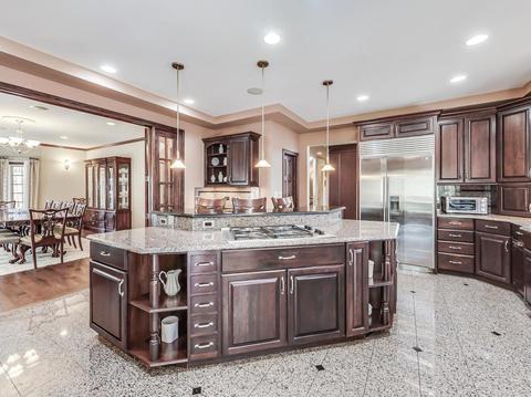 9681 Elm Ter, Des Plaines, IL 60016 photo 19