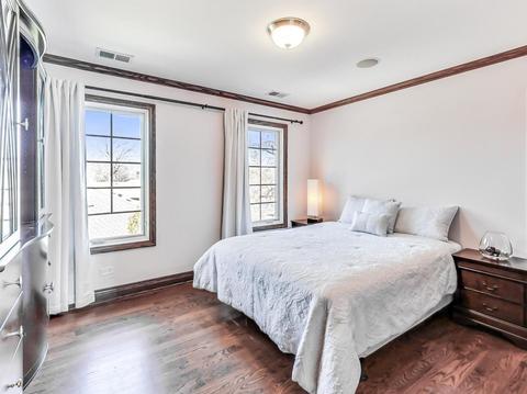 9681 Elm Ter, Des Plaines, IL 60016 photo 40