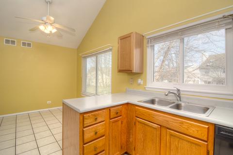 418 Harvard Ln, Bartlett, IL 60103 photo 11