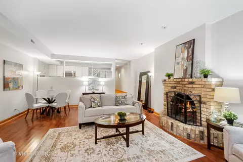 78 Elm St #1, Chicago, IL 60611 photo 3