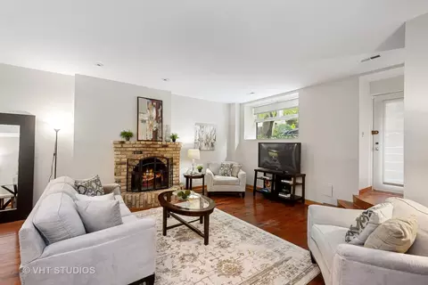 78 Elm St #1, Chicago, IL 60611 photo 4