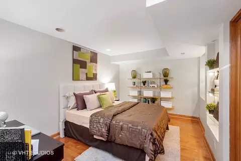 78 Elm St #1, Chicago, IL 60611 photo 9