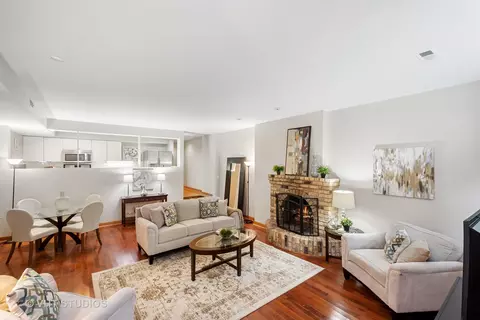 78 Elm St #1, Chicago, IL 60611 photo 2