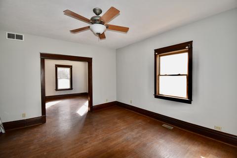 814 S Fell Ave, Normal, IL 61761 photo 4