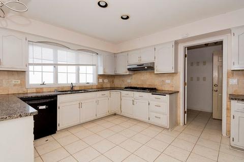 2304 Mohawk Ln, Glenview, IL 60026 photo 17