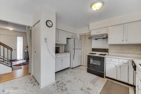 109 Green Meadow Ct, Rolling Meadows, IL 60008 photo 4