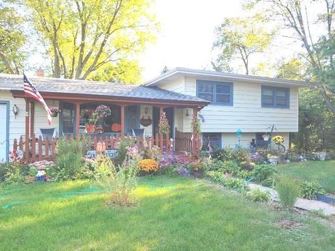 159 Wagner Dr, Cary, IL 60013 photo 3