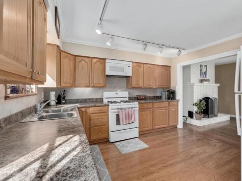 905 E Maple St, Lombard, IL 60148 photo 12
