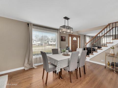 905 E Maple St, Lombard, IL 60148 photo 8