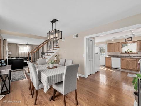 905 E Maple St, Lombard, IL 60148 photo 9