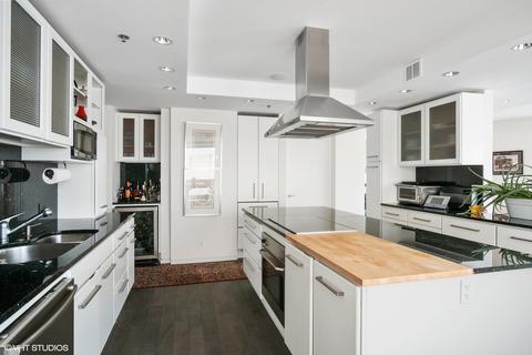 57 E Delaware Pl #3502, Chicago, IL 60611 photo 12