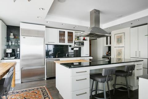 57 E Delaware Pl #3502, Chicago, IL 60611 photo 9