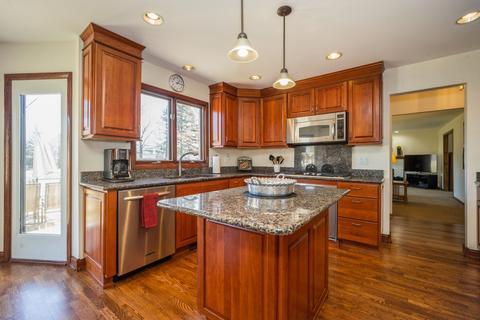 1013 Elmdale Rd, Glenview, IL 60025 photo 9