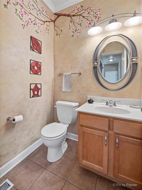 145 Fieldcrest Dr, Bartlett, IL 60103 photo 8