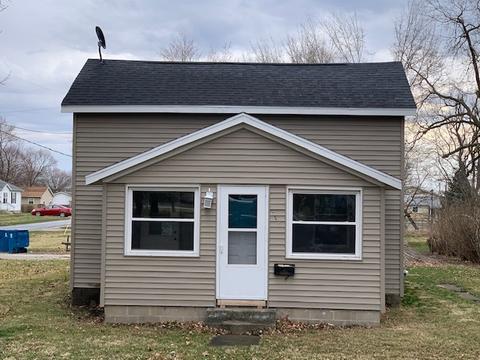 320 N 2nd Ave, Chenoa, IL 61726 photo 1