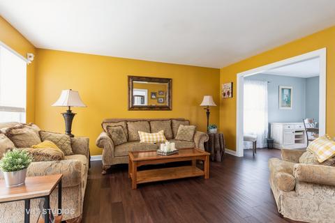 2764 Olympic Ct, Aurora, IL 60503 photo 4