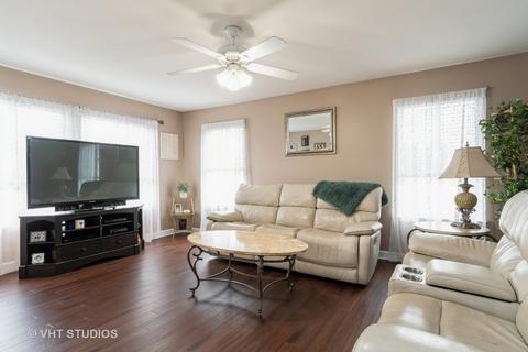 2764 Olympic Ct, Aurora, IL 60503 photo 11