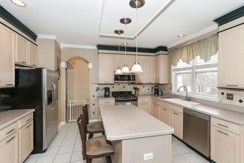 844 Columbine Dr, Elgin, IL 60124 photo 8