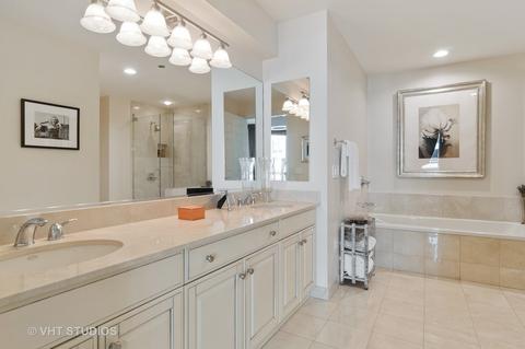 21 E Huron St #1002, Chicago, IL 60611 photo 9
