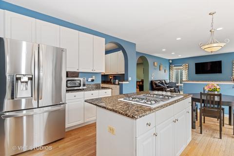 808 Ravinia Dr E, Gurnee, IL 60031 photo 2