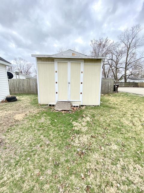 405 N Sheldon St, Rantoul, IL 61866 photo 3