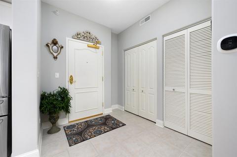 1 Itasca Pl #113, Itasca, IL 60143 photo 4
