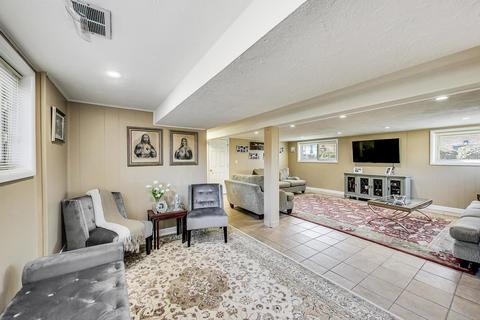 8430 W Roseview Dr, Niles, IL 60714 photo 22