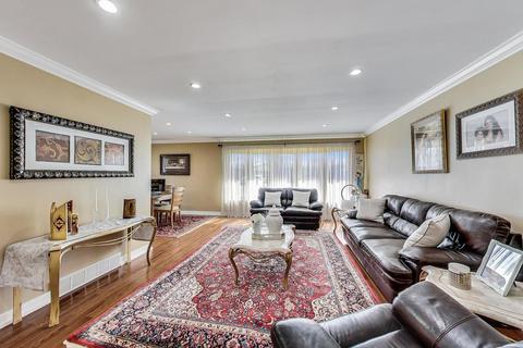 8430 W Roseview Dr, Niles, IL 60714 photo 4