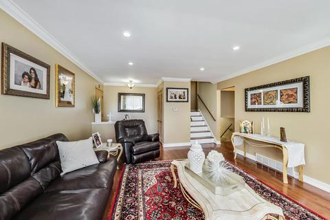 8430 W Roseview Dr, Niles, IL 60714 photo 5