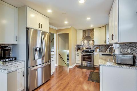 8430 W Roseview Dr, Niles, IL 60714 photo 9